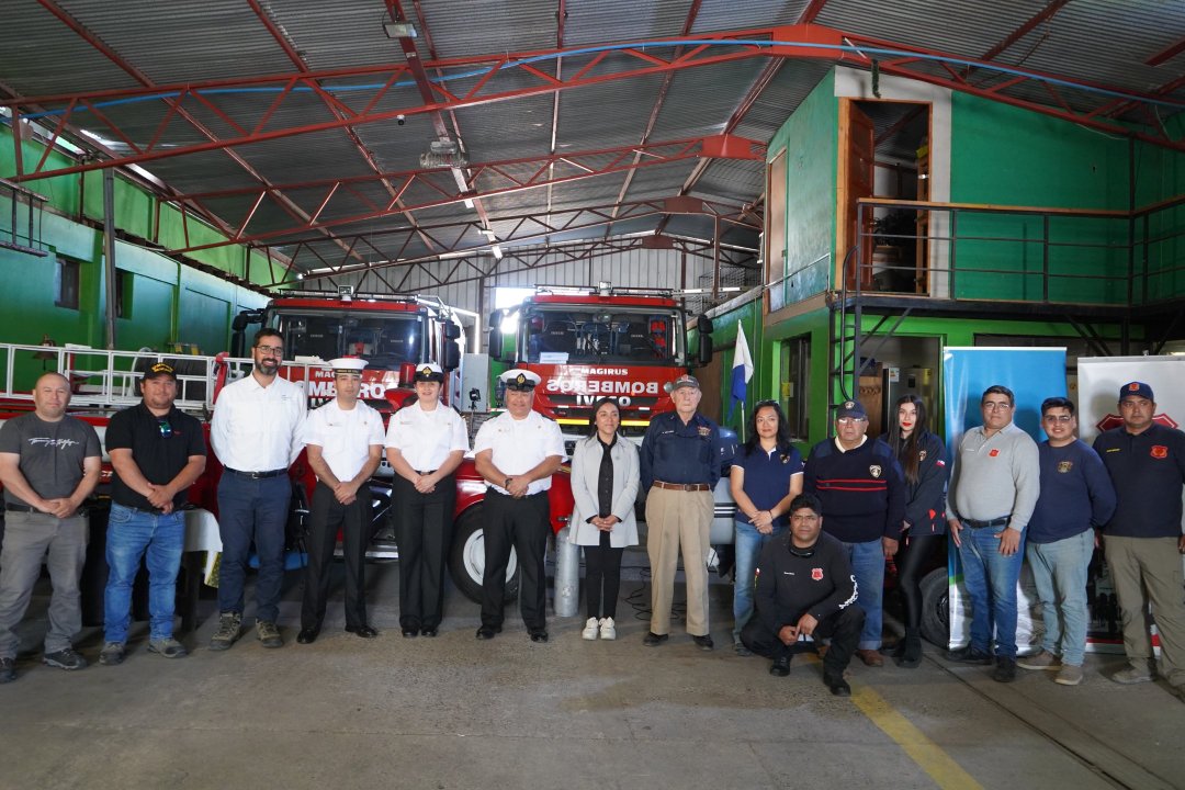 Aguas CAP entrega a Bomberos de Caldera equipamiento para rescate submarino post thumbnail image